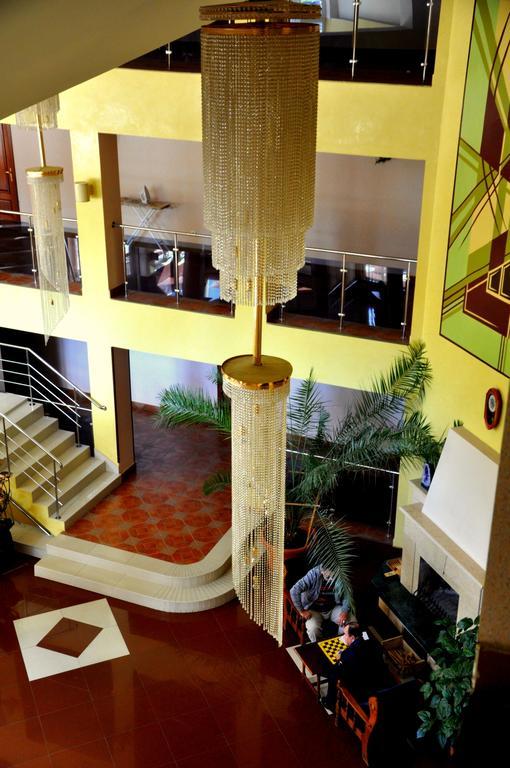 Hôtel Sonyachna Polyana Extérieur photo