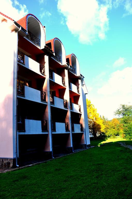 Hôtel Sonyachna Polyana Extérieur photo